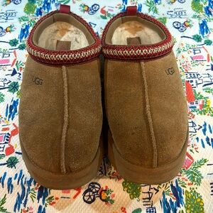 Ugg Tazz youth platform